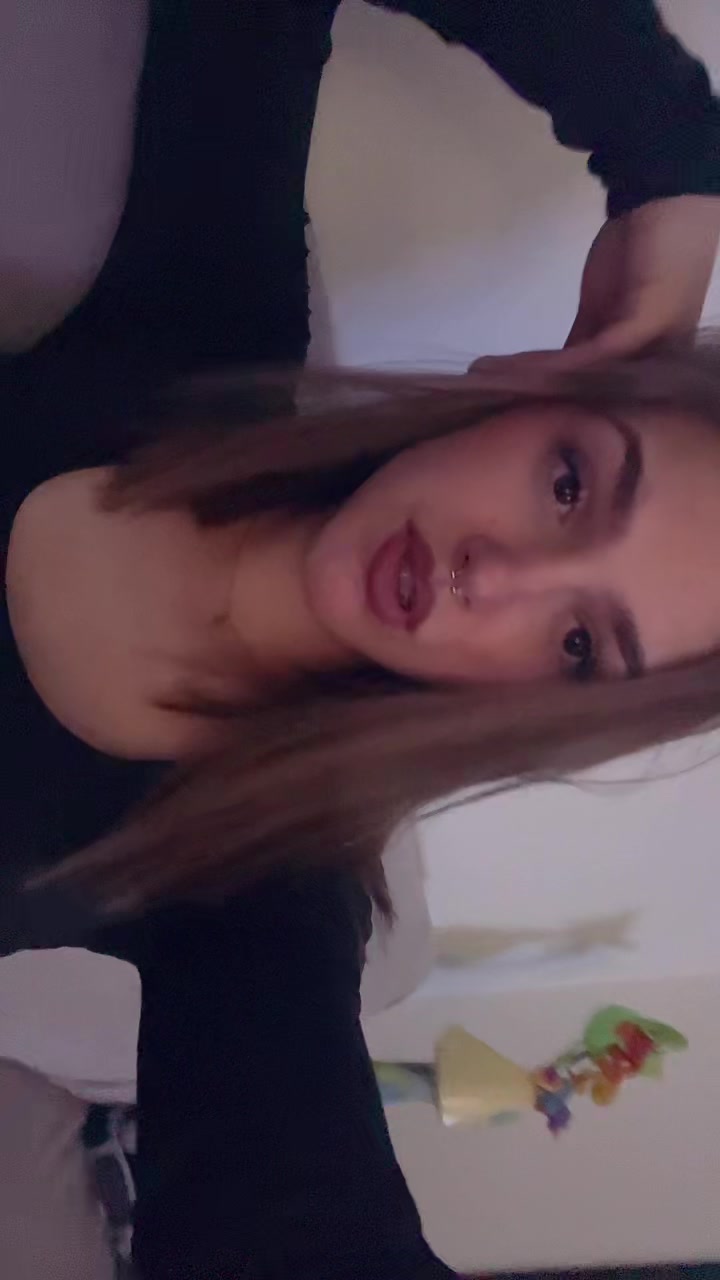 @🫦