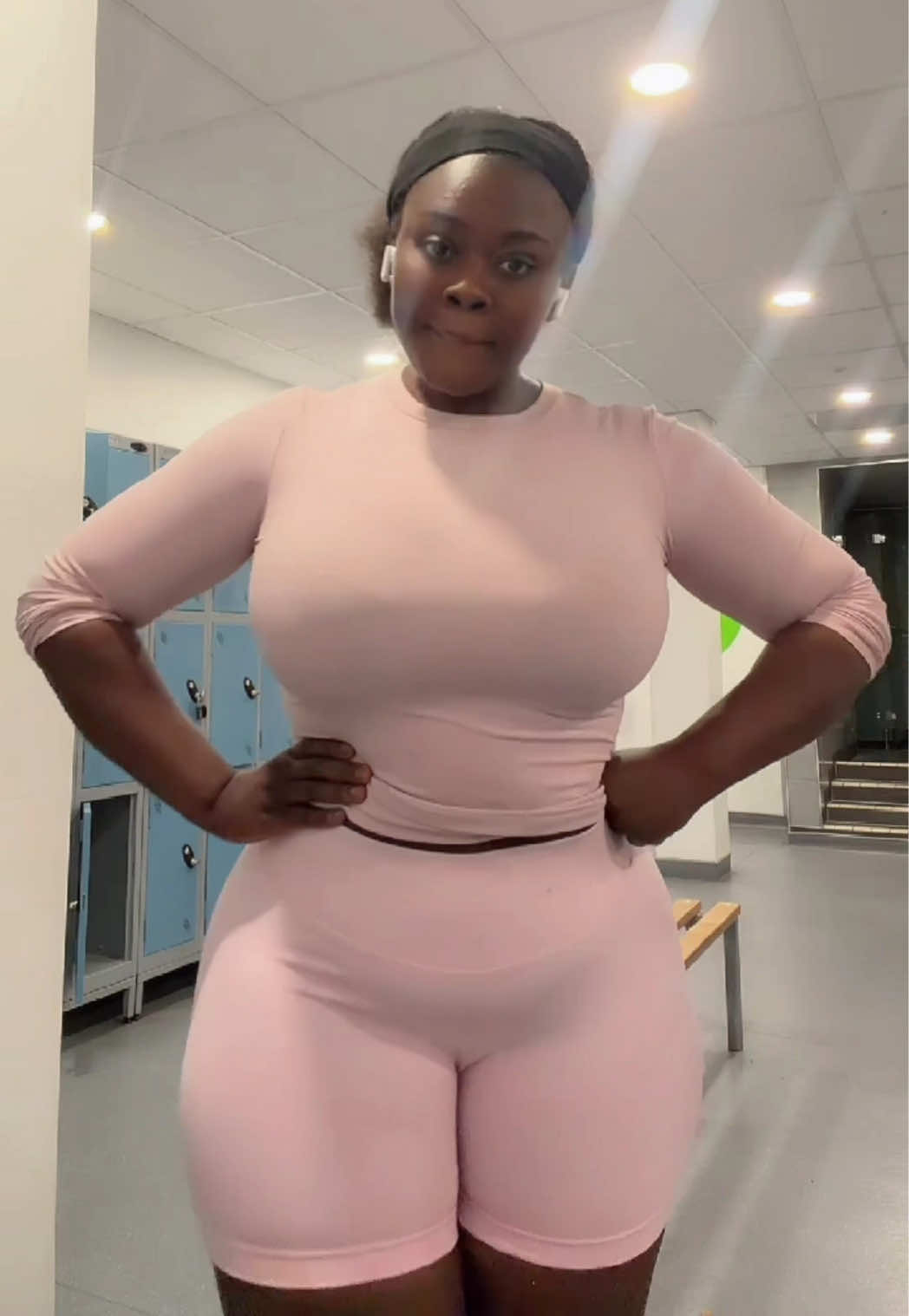 @Akosua🎀🌸