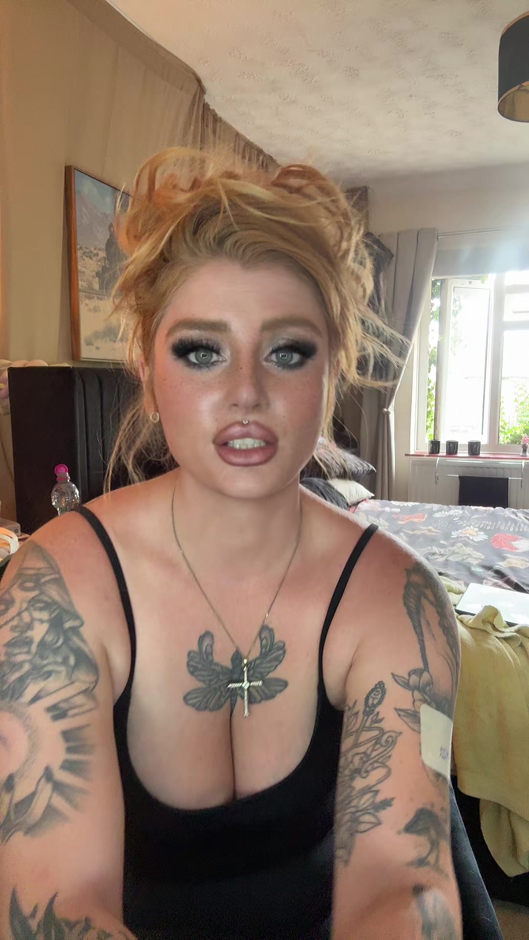 @🤦🏼&zwj;♀️