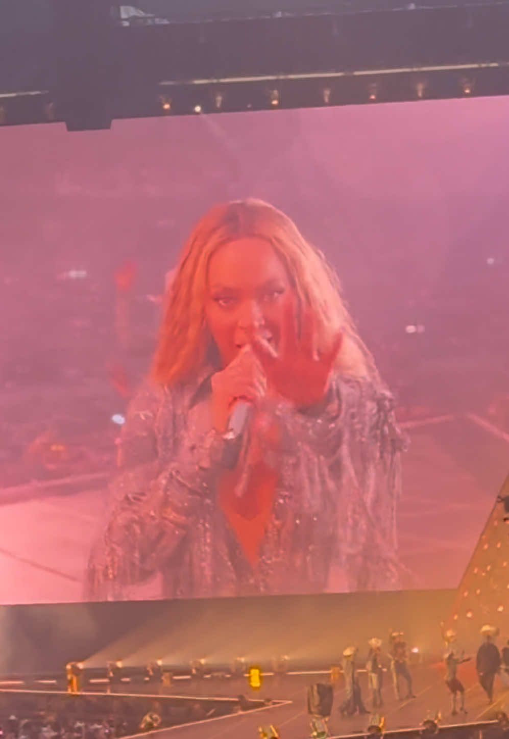 @Sophie 🐝