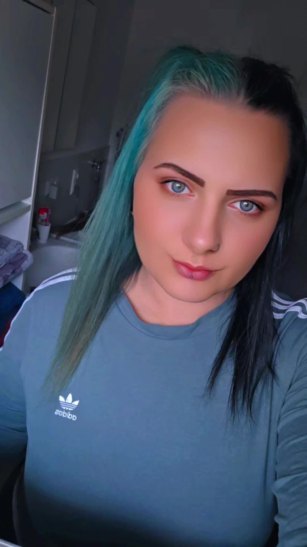 @ThisIsRaveriN