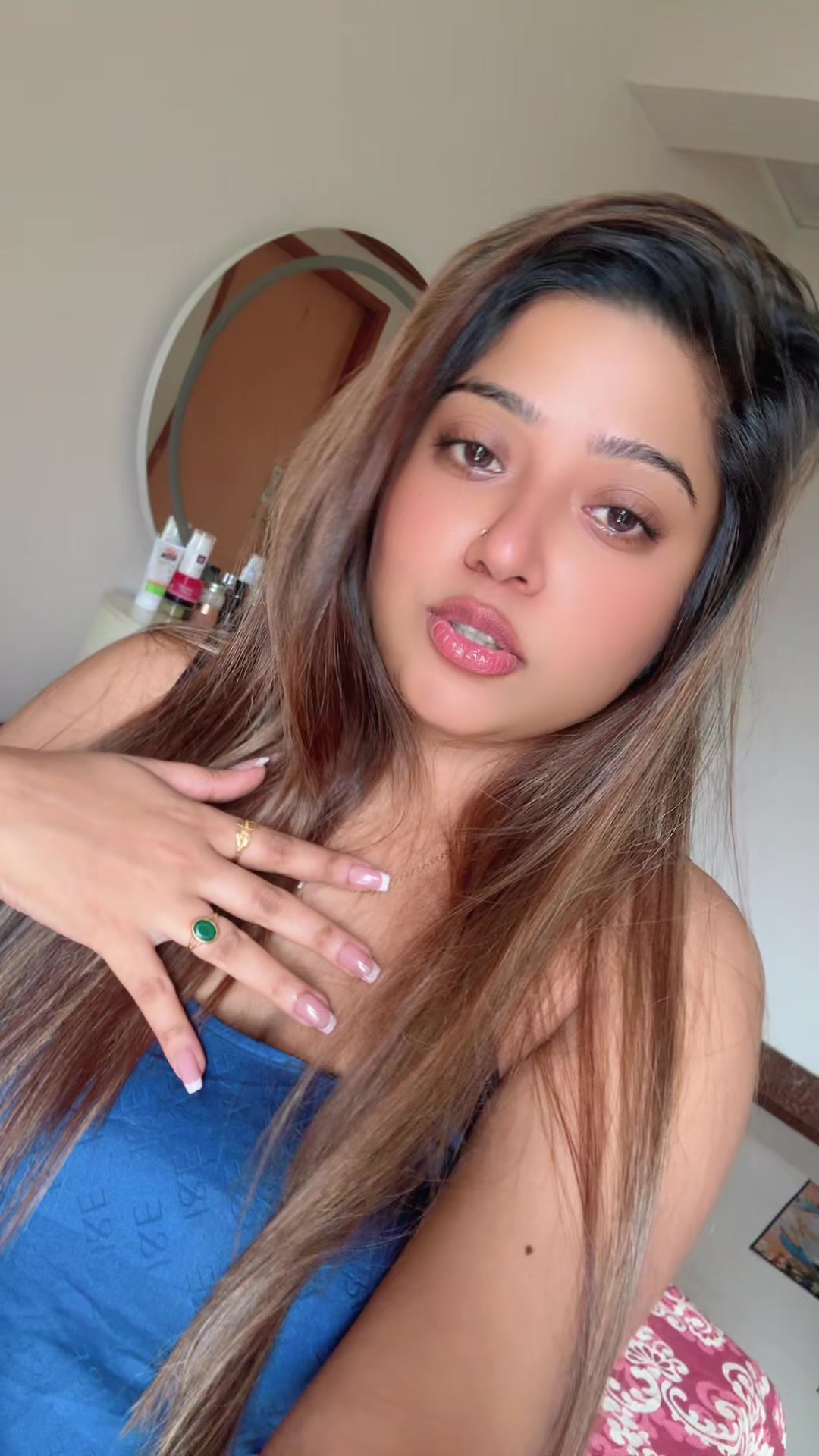 @Adhora