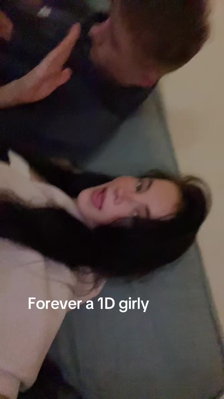 @Kacey Louise