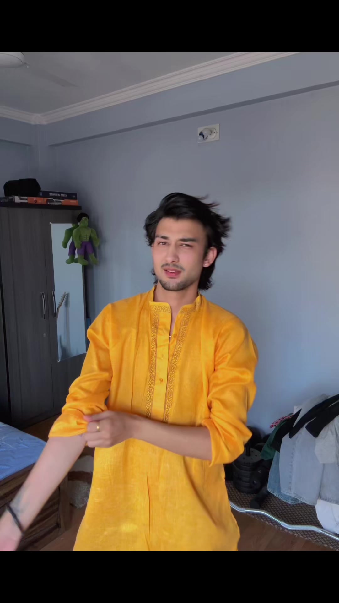 @हि