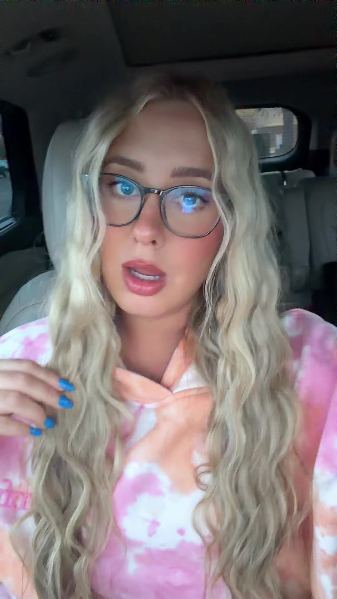 @Itsthespacecowgirl