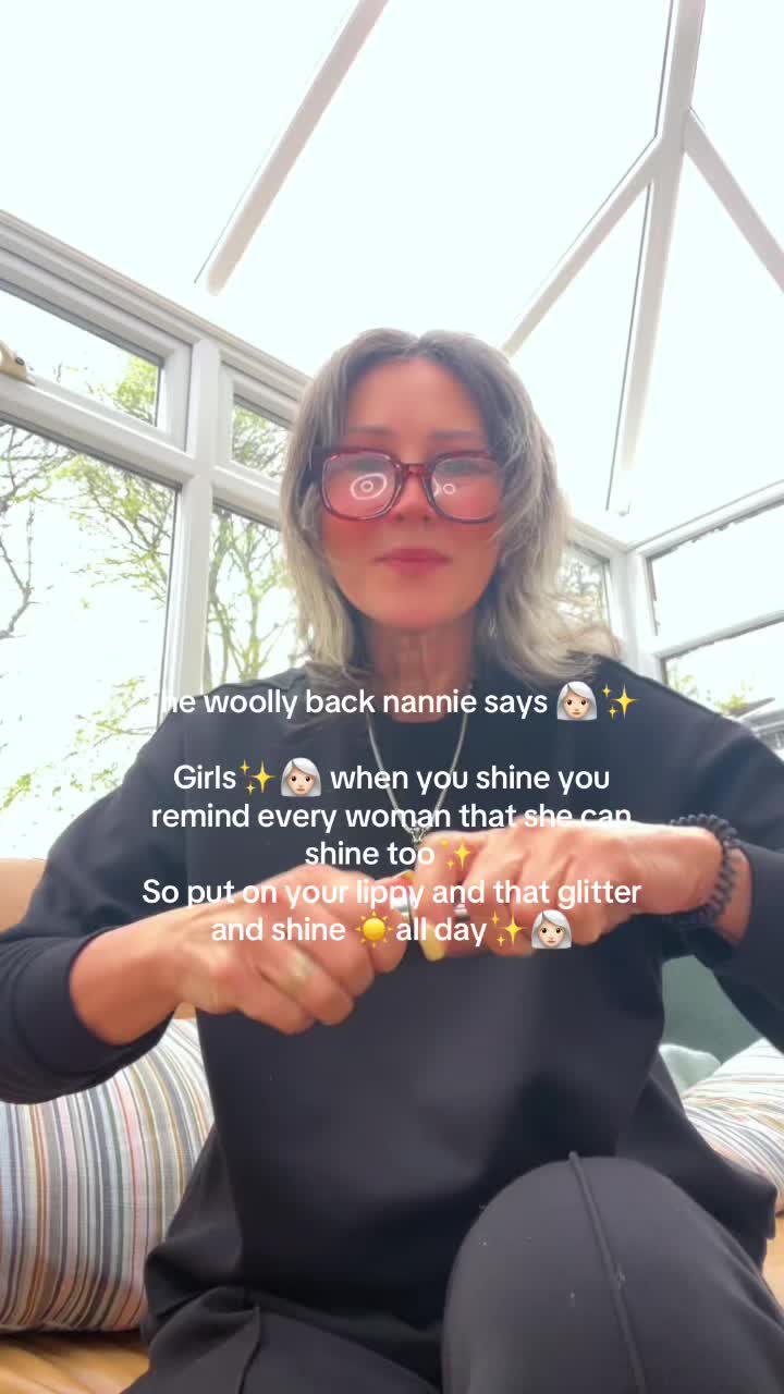 @👩🏻🦳❤️🐕