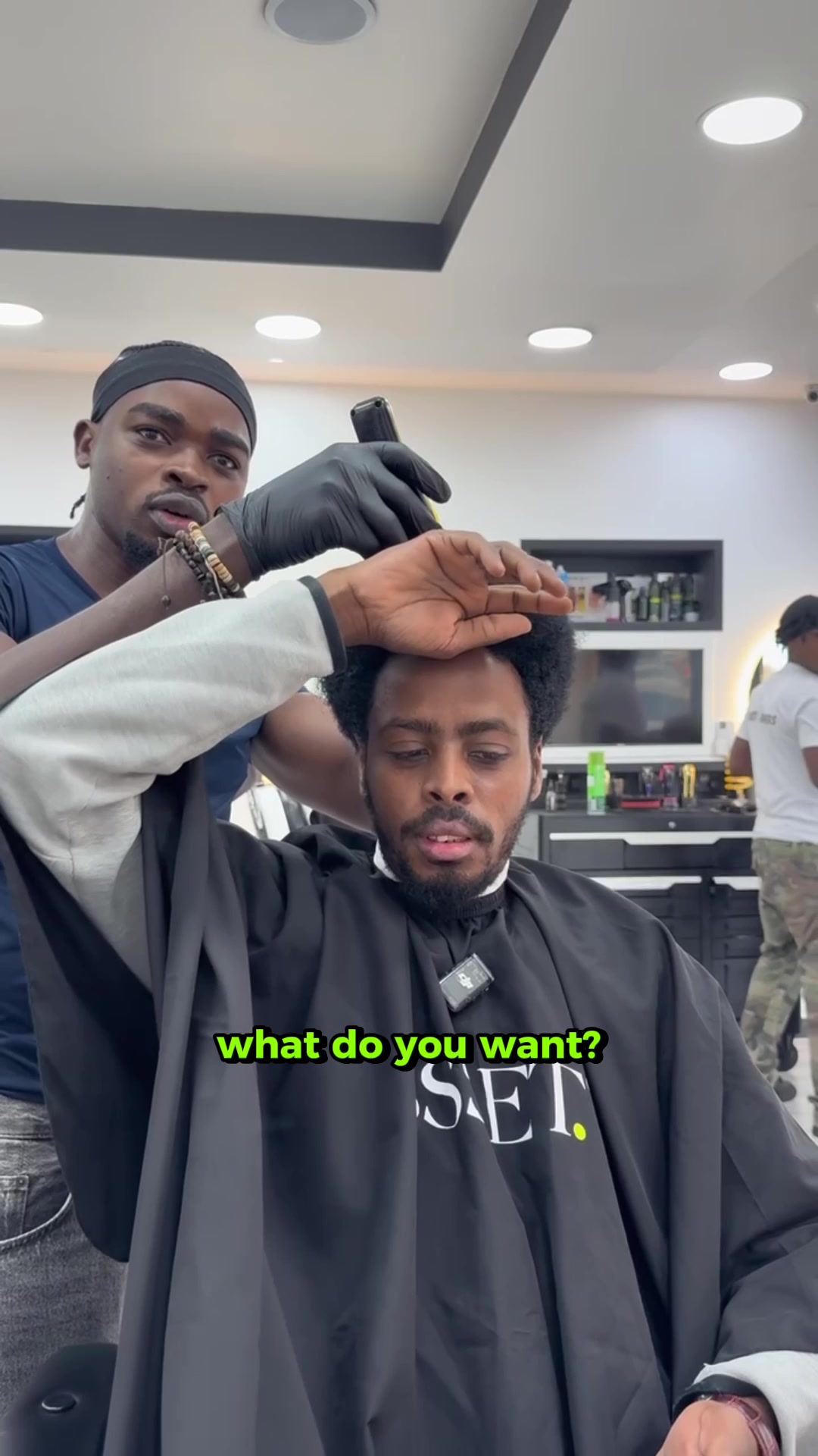 @Mo&rsquo;s Barbers