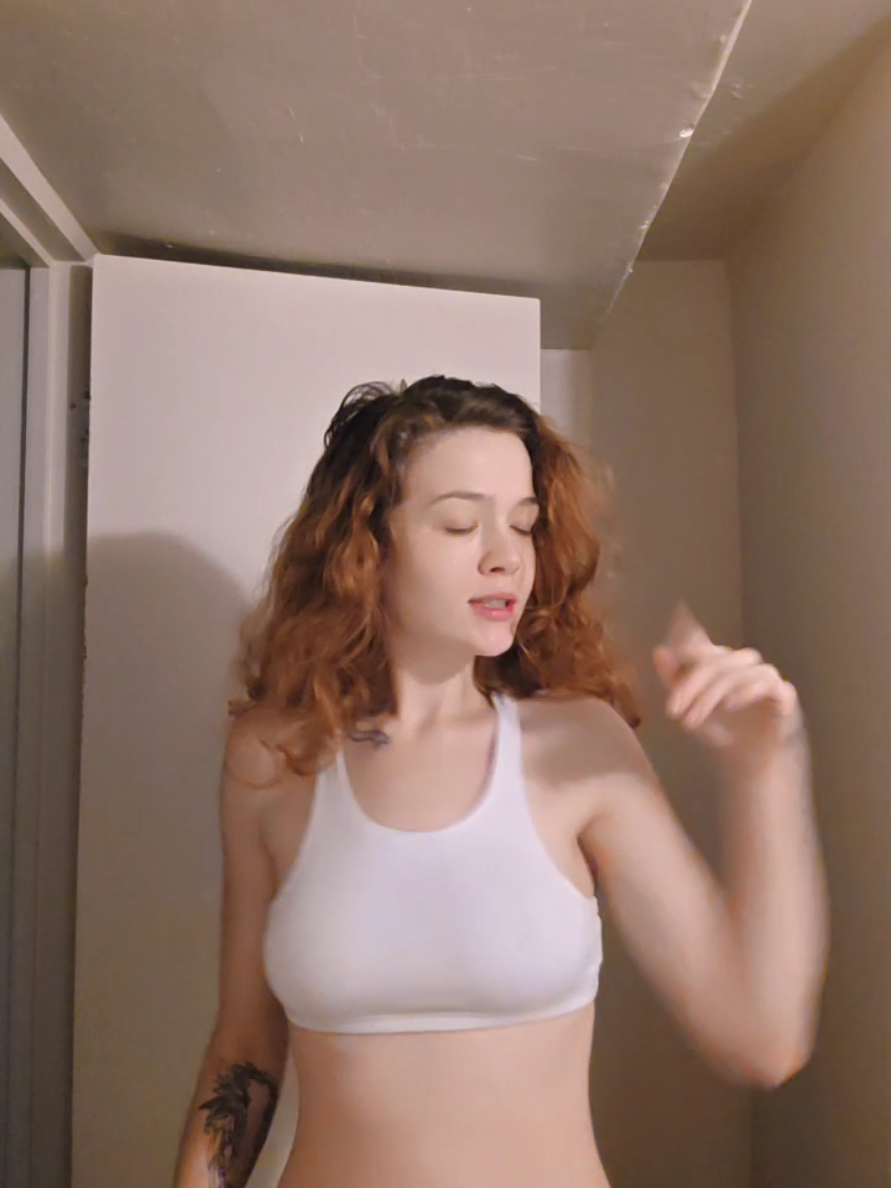@Queen._.bee