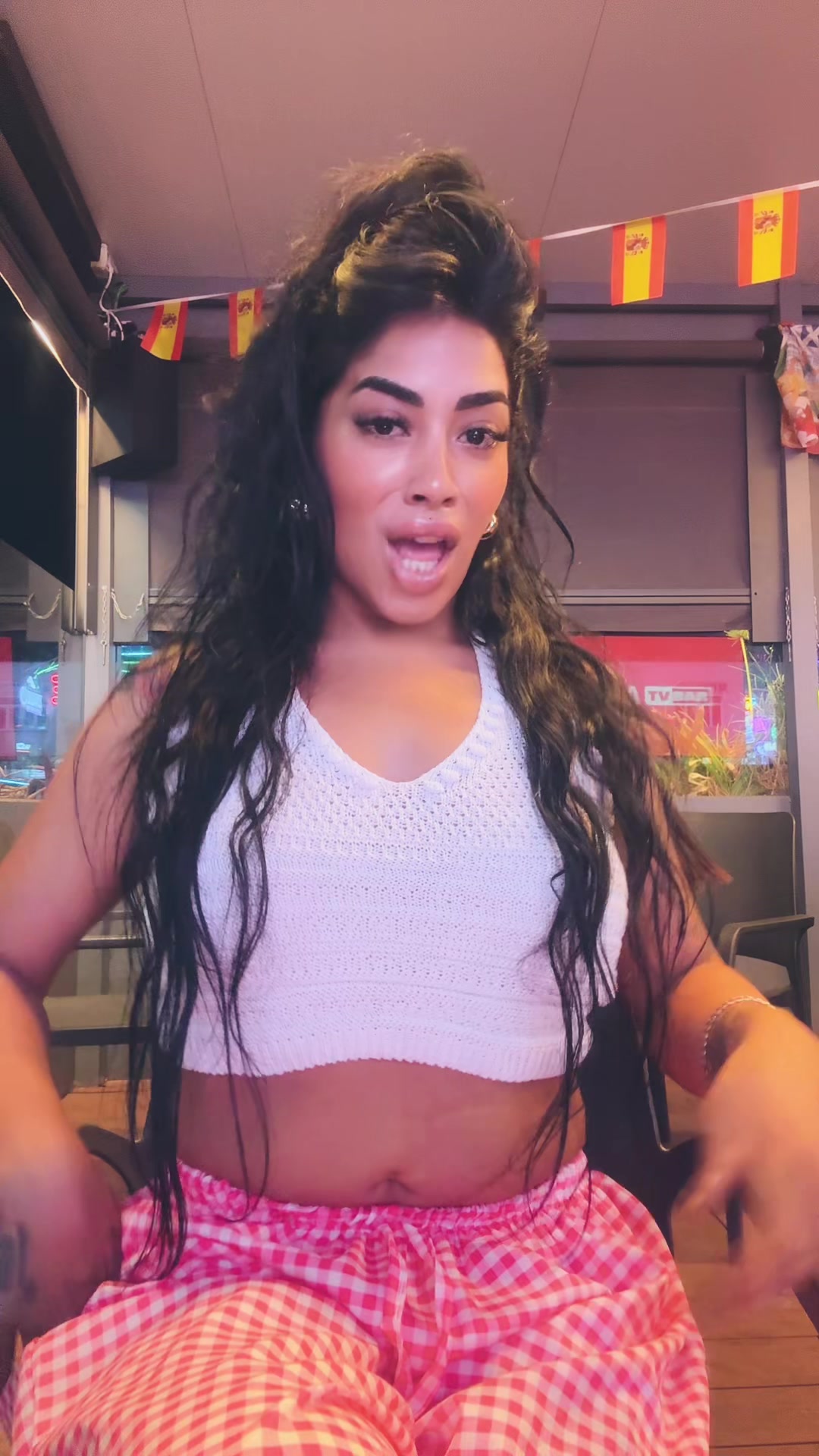 @Laanegraflores