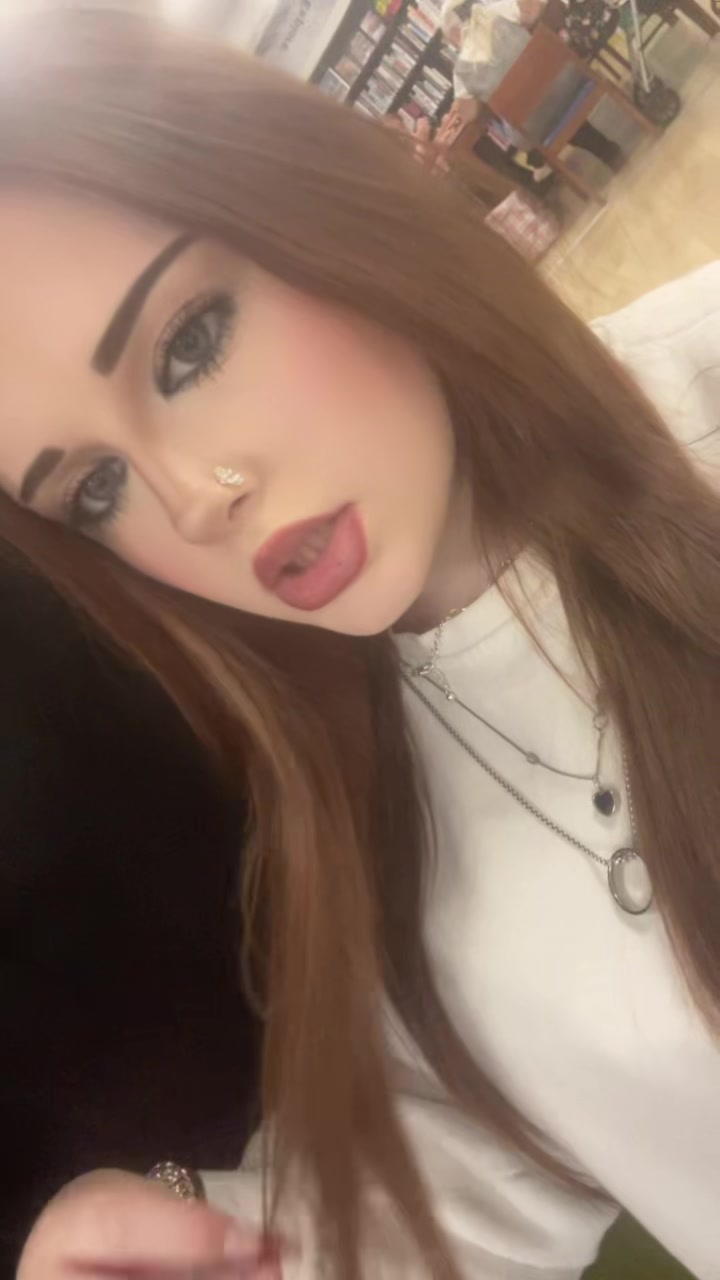 @Heidi Louise🏳️🌈