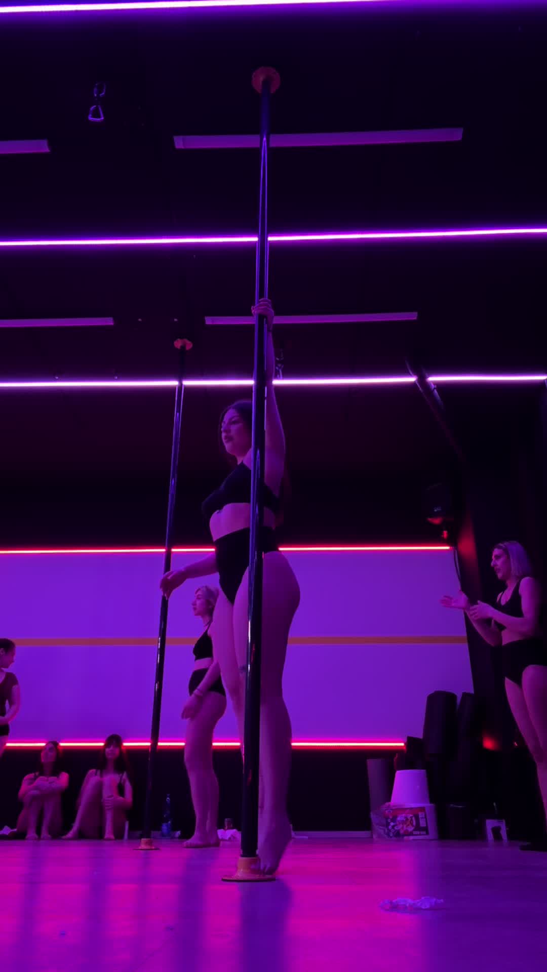 @M4MM4 M4RY