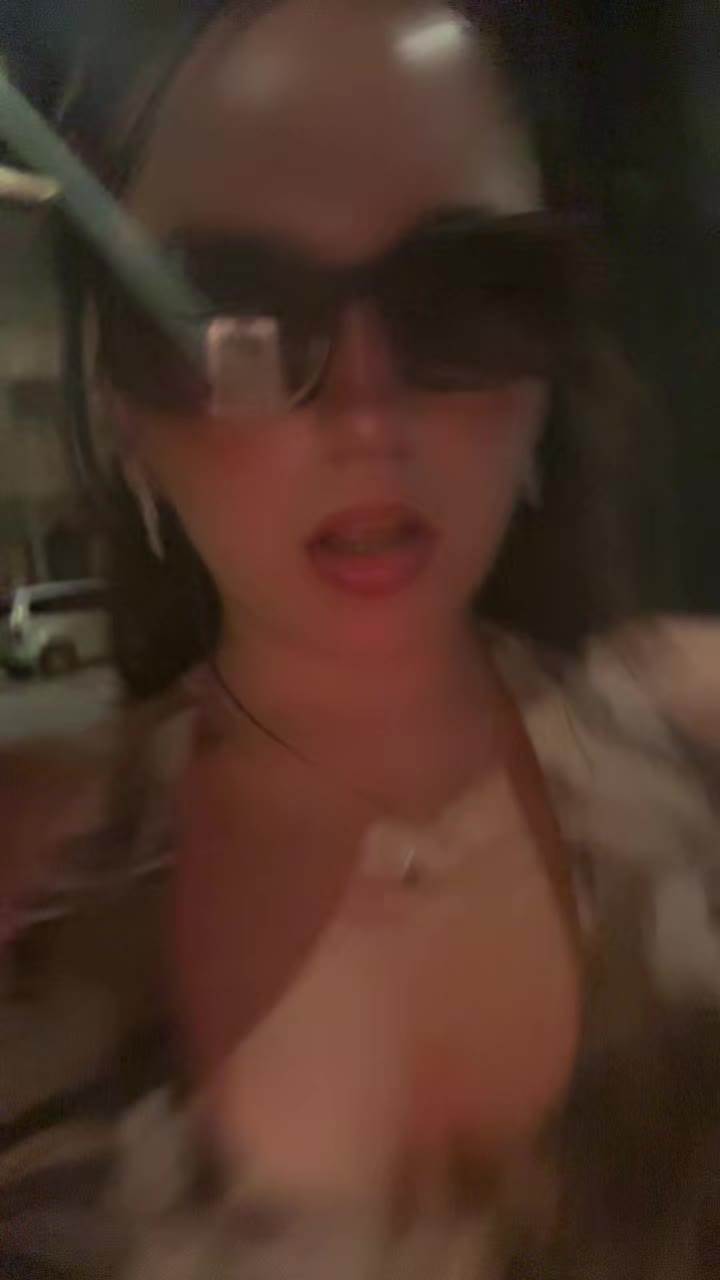 @Ash🤍👩&zwj;❤️&zwj;💋&zwj;👩