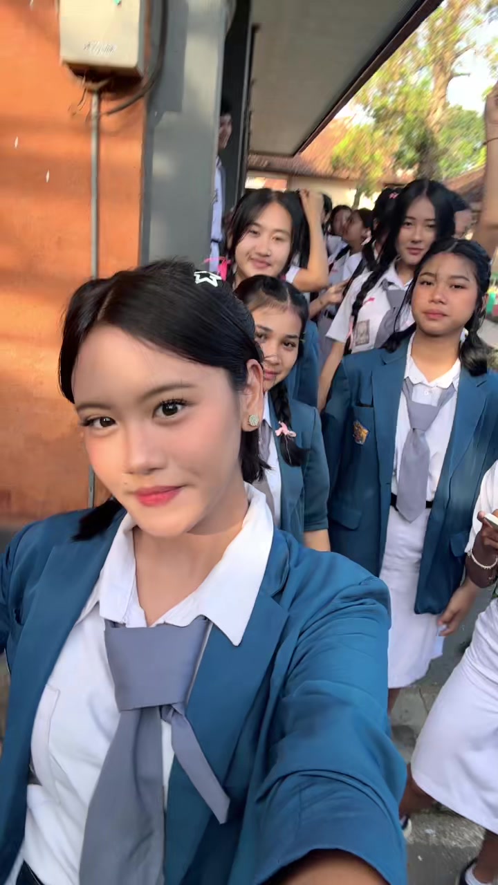 @deya cantik