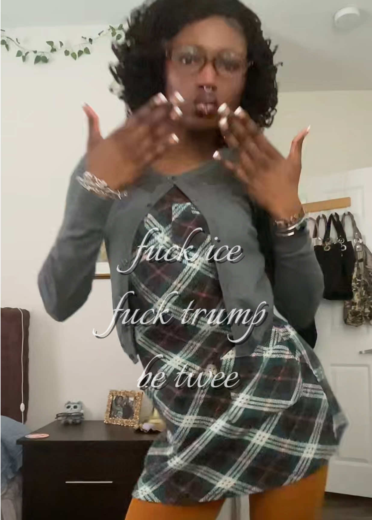 @whimsyqueen🪽