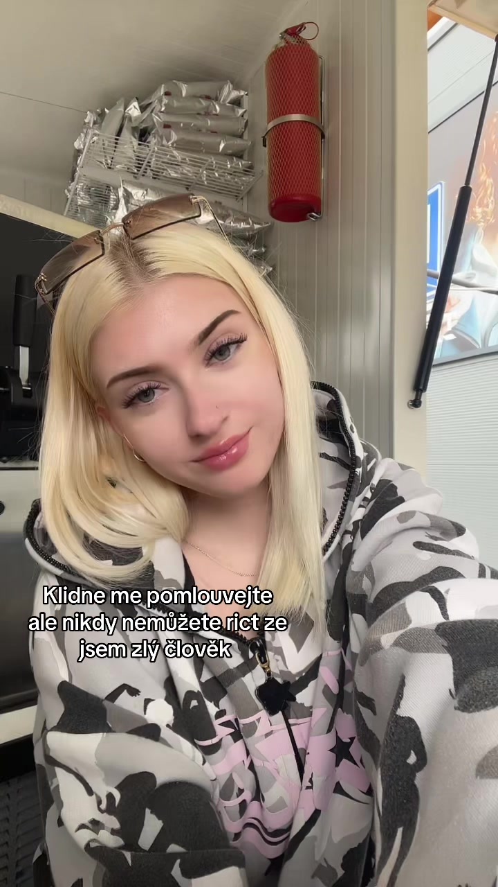@sharlotina_