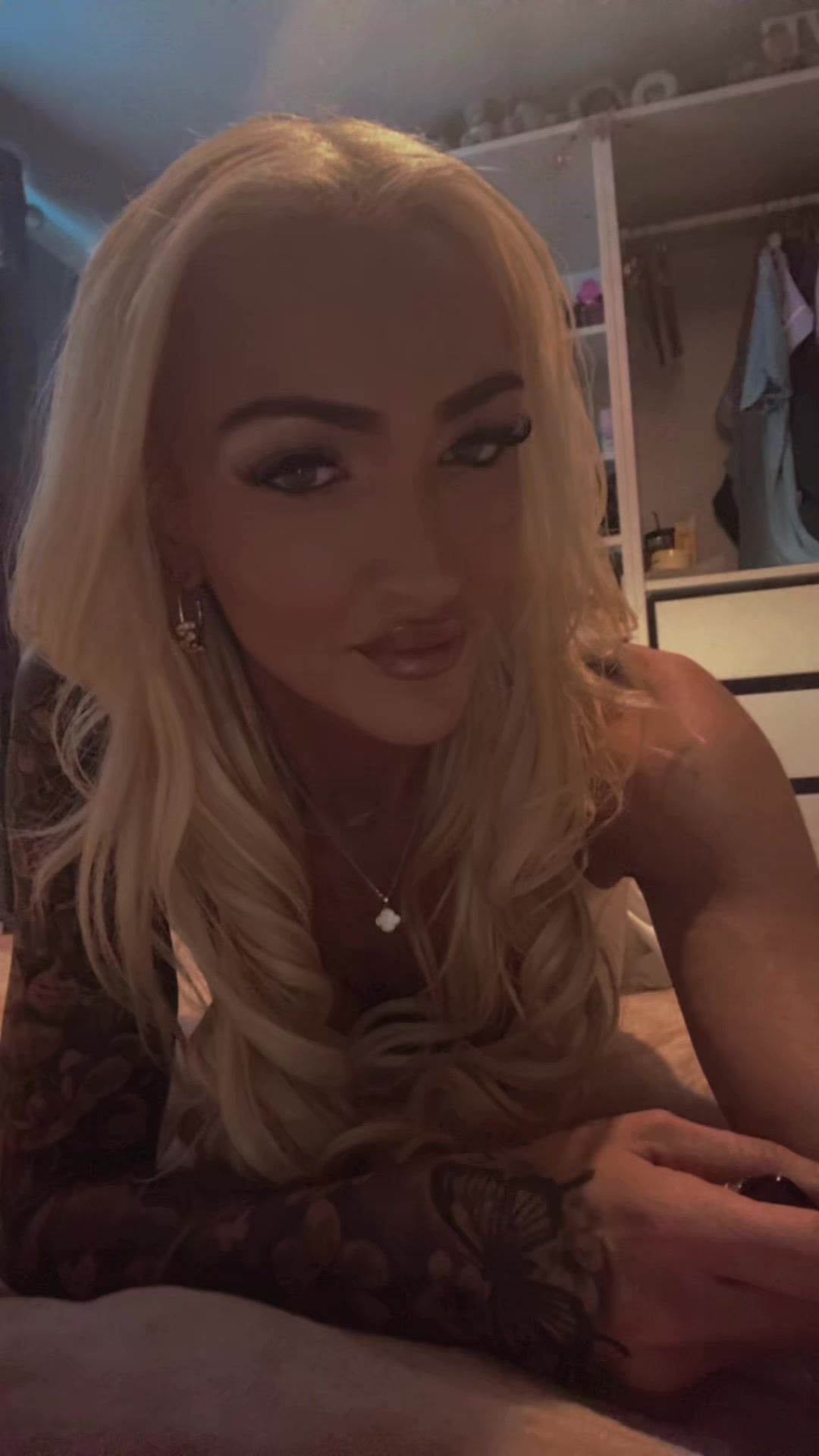@sussiiiieeee89 that blonde 💋