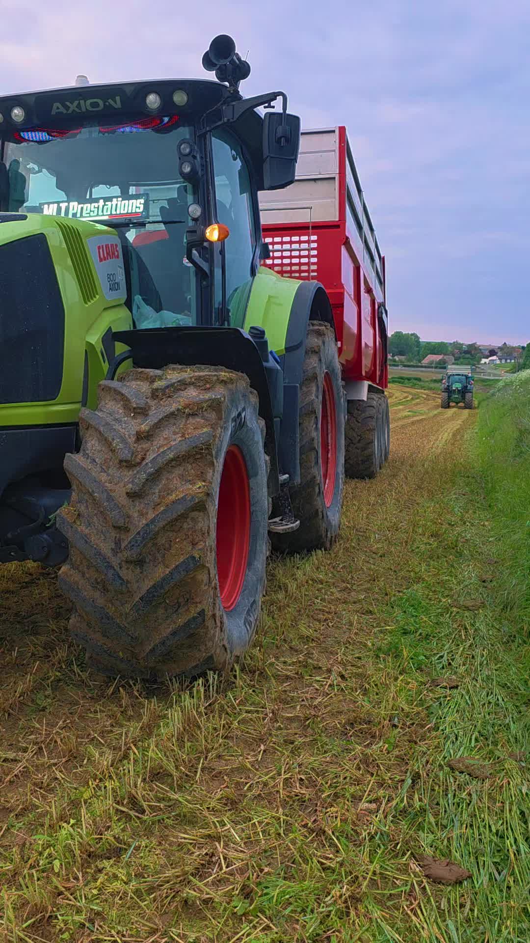 @Marine 🌾🚜