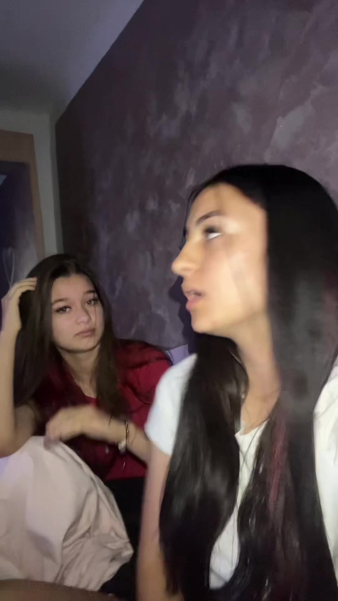 @Iustina&Miruna🤷🏽&zwj;♀️