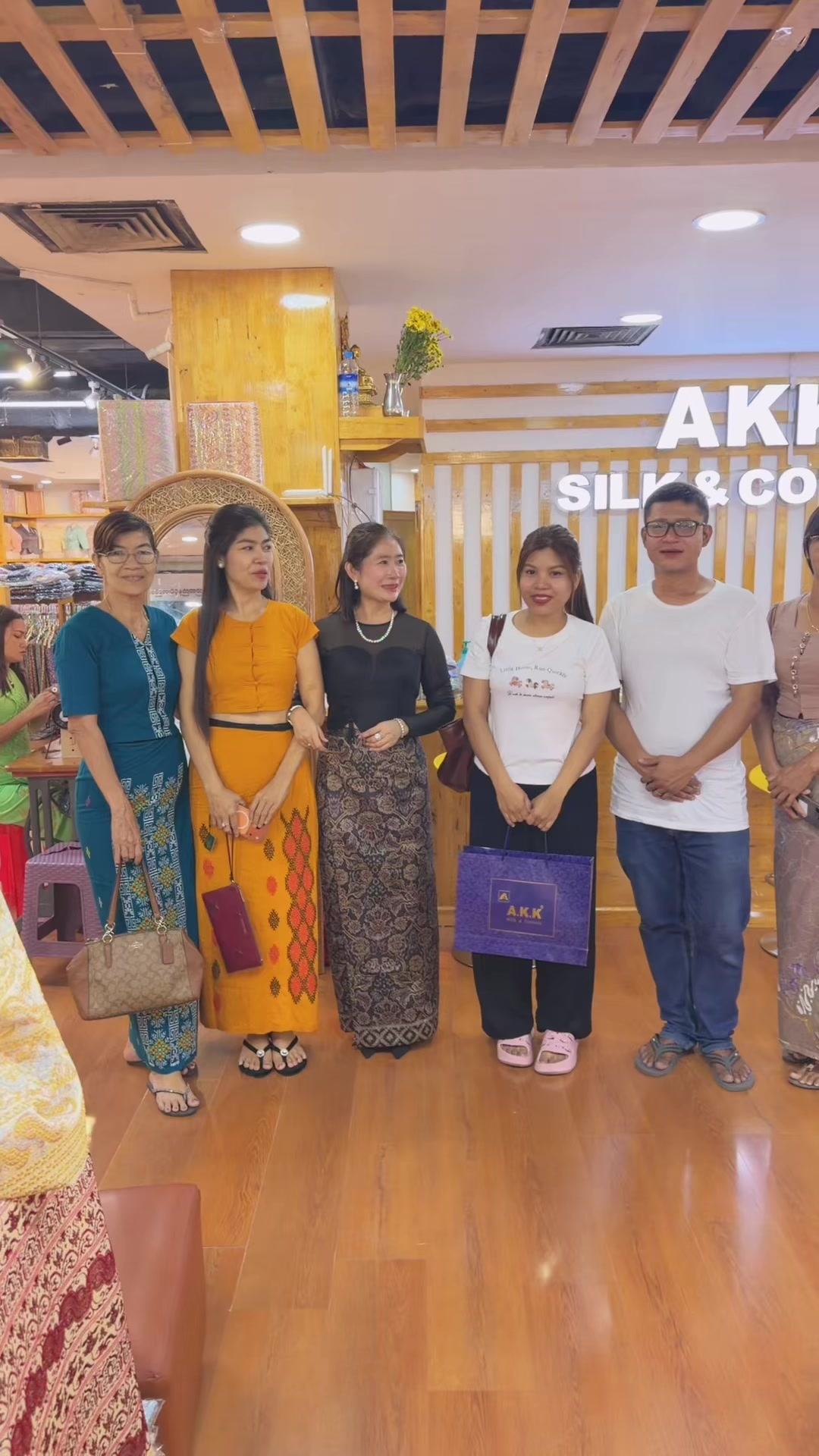@Akk Silk (official account)