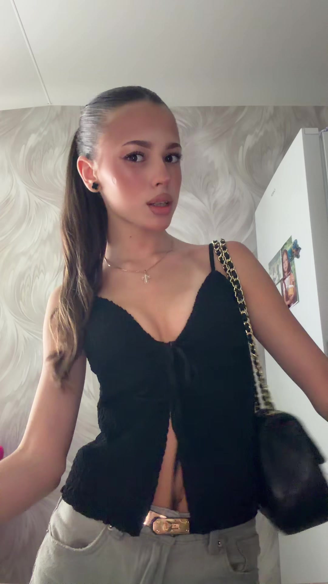 @𝒜𝓁𝑒𝒸𝒽𝓀𝒶