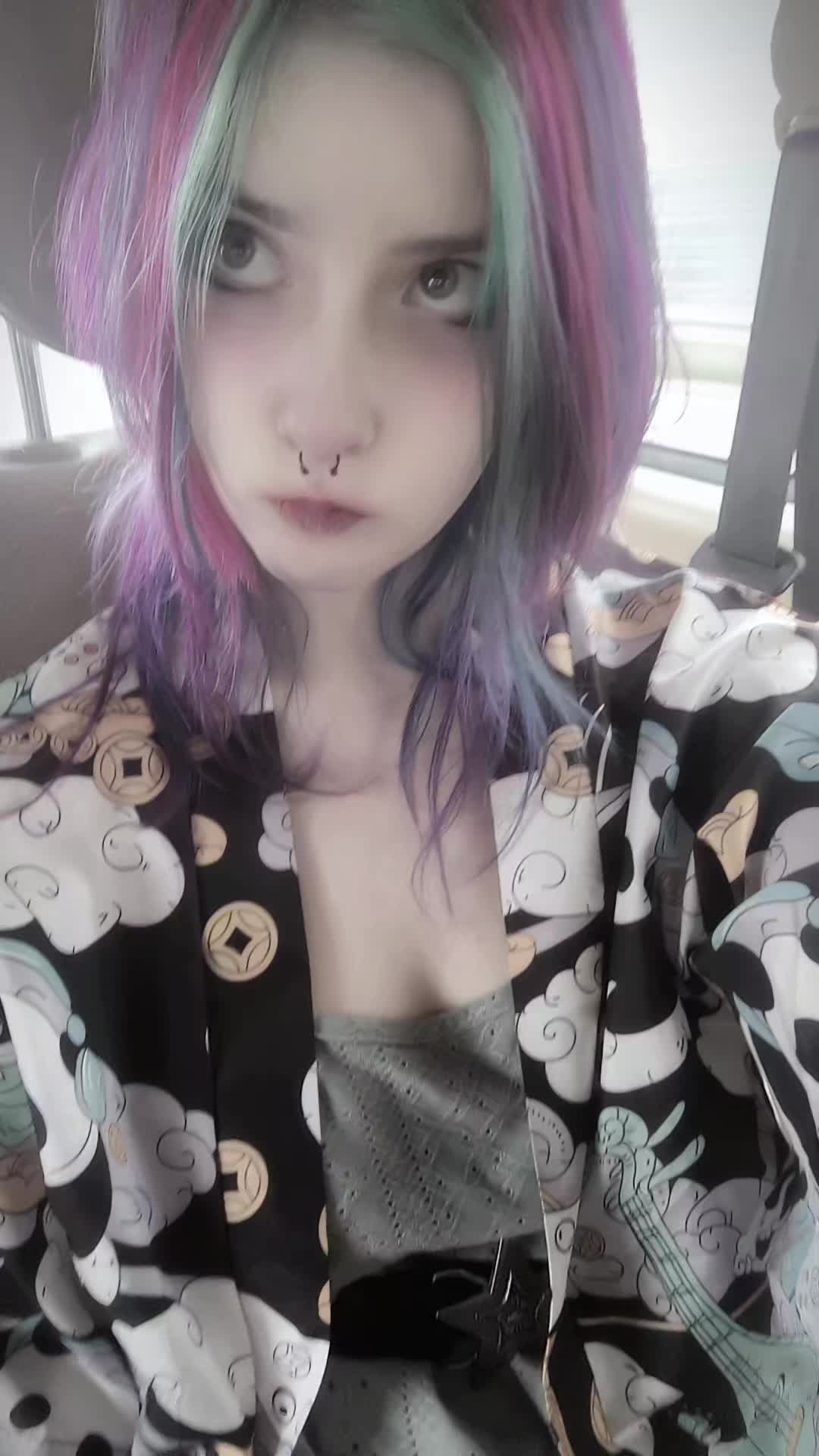 @(^^)