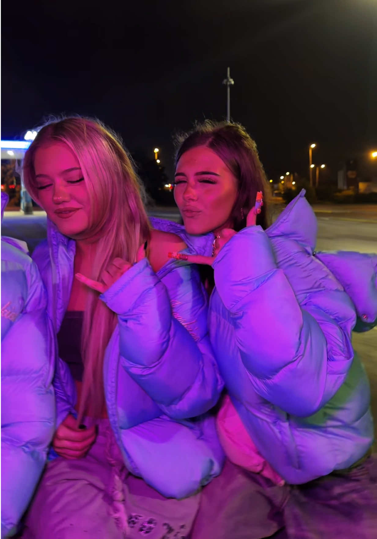 @iceeskies.com