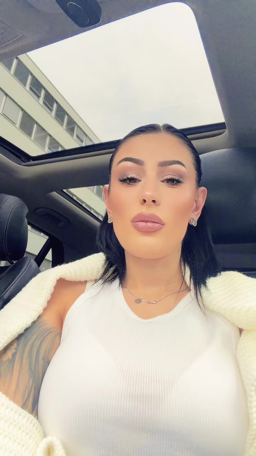 @ཐིunbezahlte.influencerinཋྀ