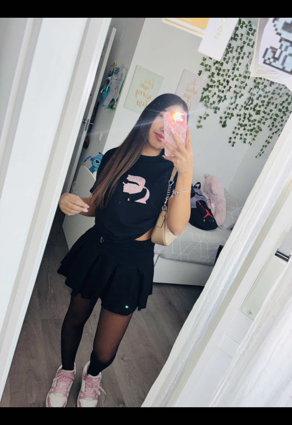 @~๐๐~