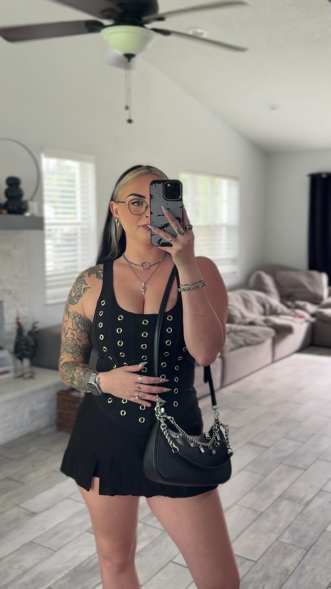 @Tara | Alt Fashion Inspo 🖤⛓️