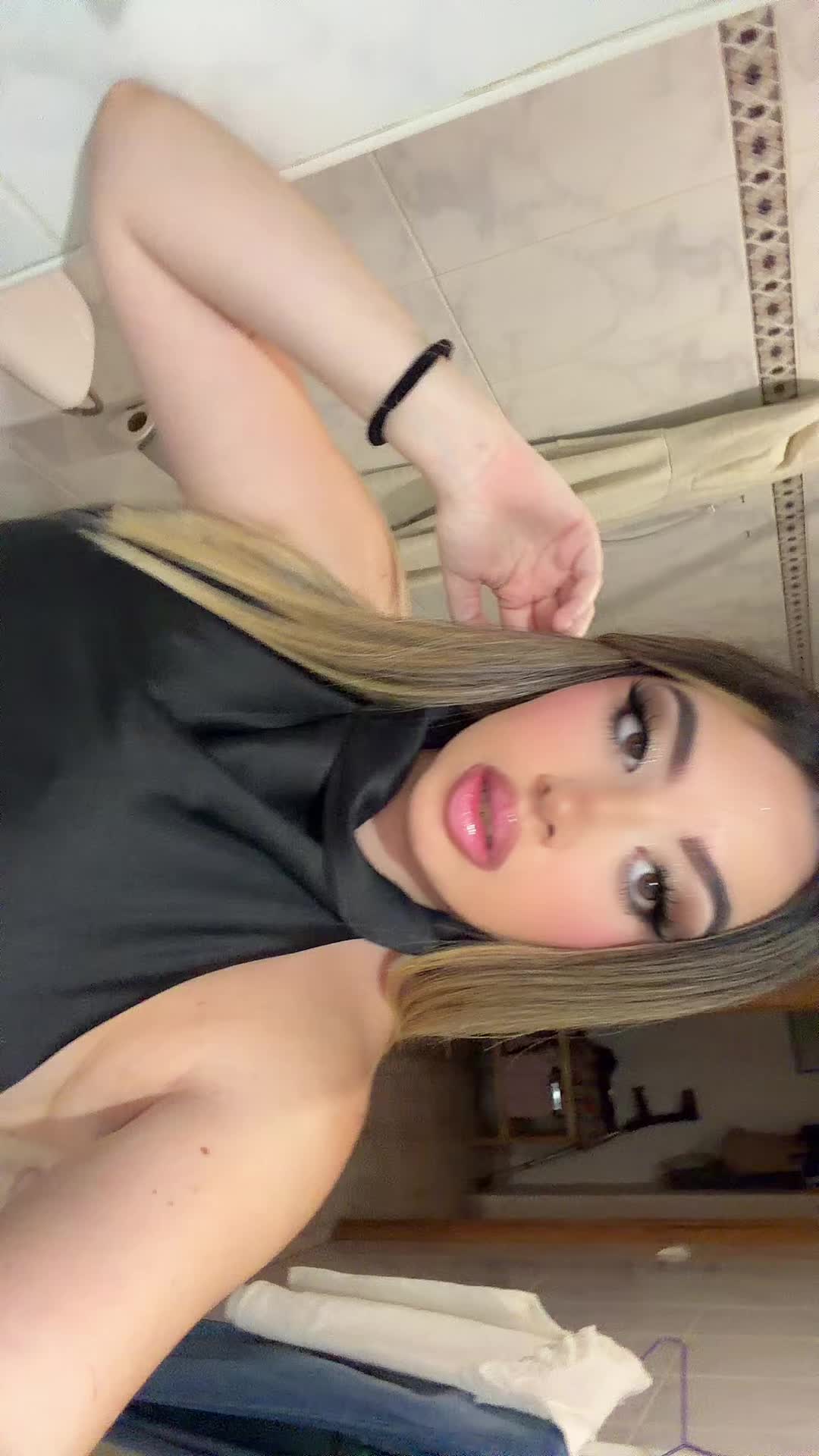 @𝑷𝒂𝒖𝒍𝒂🎀