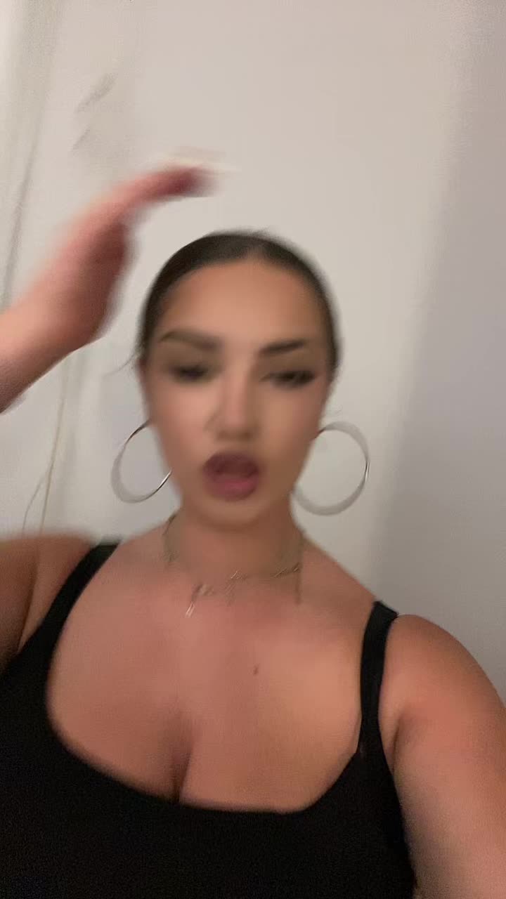 @𝒩