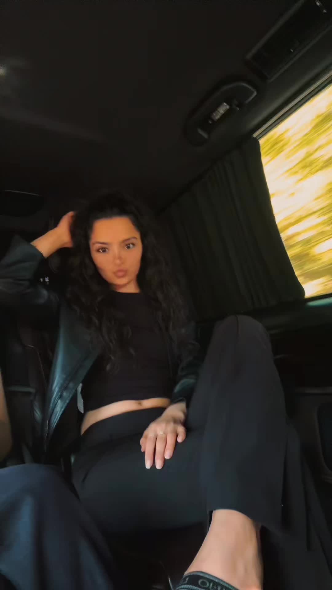 @Angelica_25