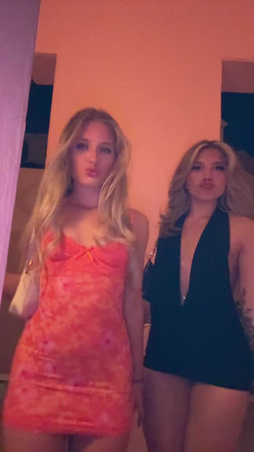 @Bella