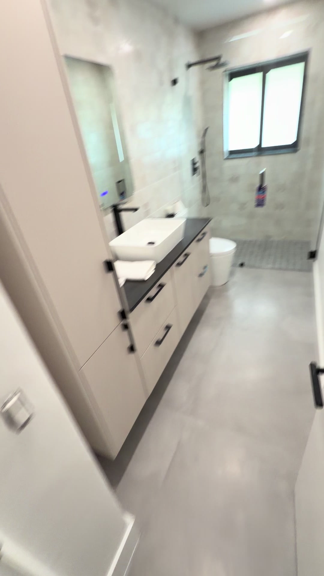 @Lion Shower Doors