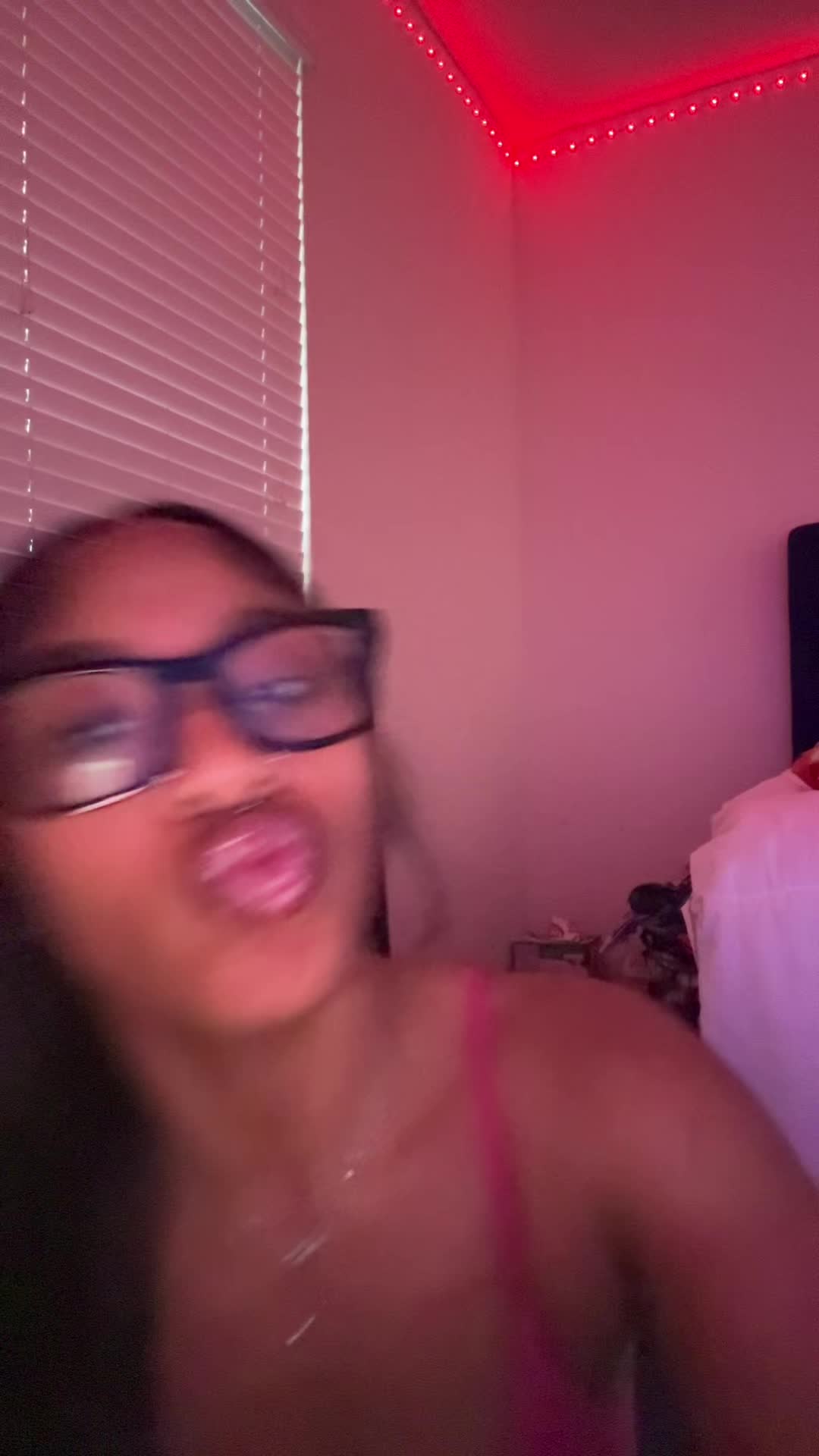 @️