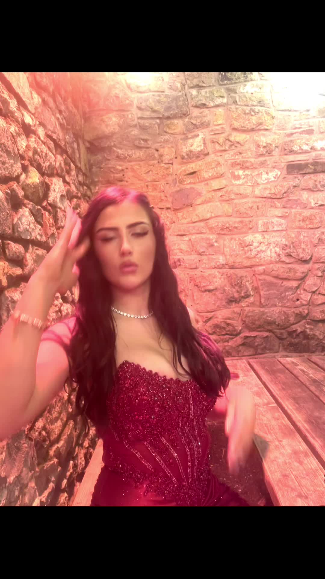 @♕
