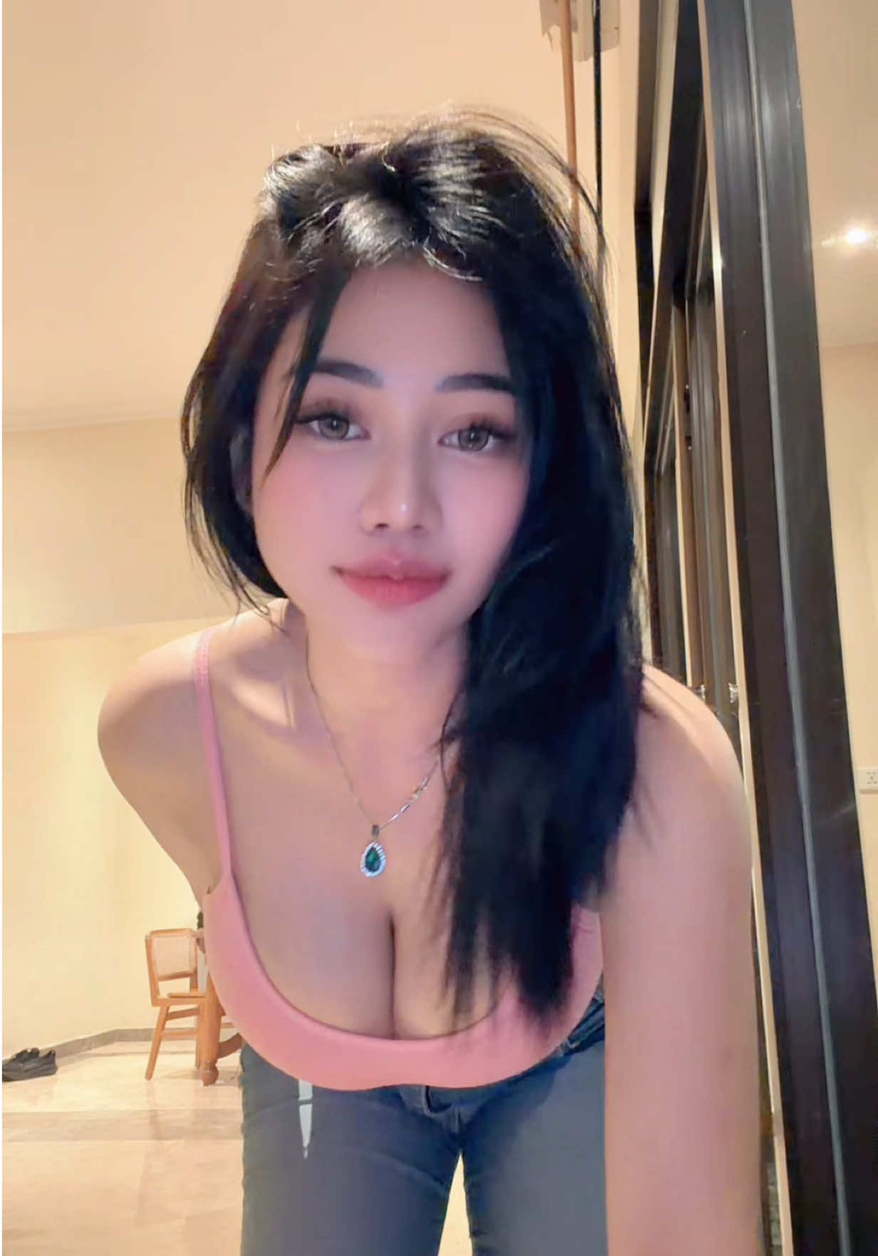 @V🐬