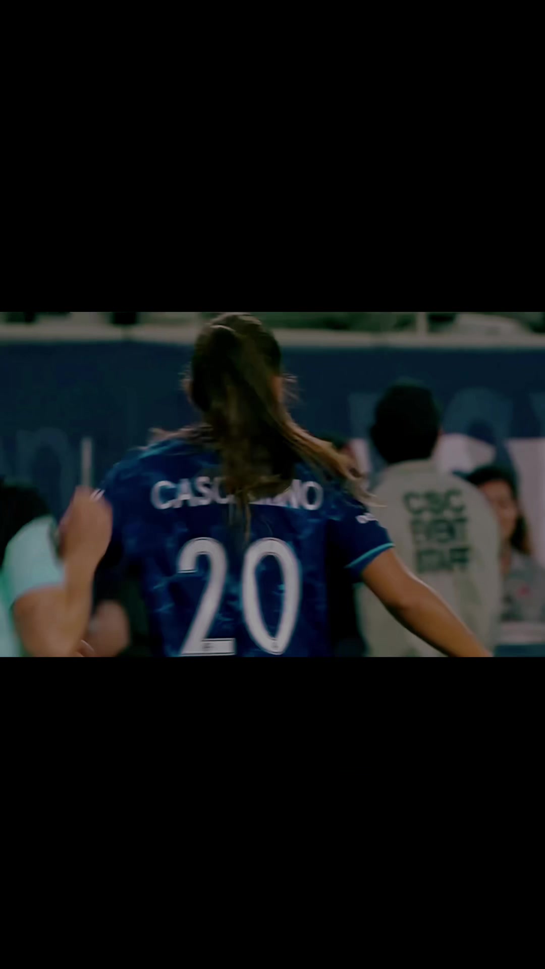 @Fan Delphine Cascarino