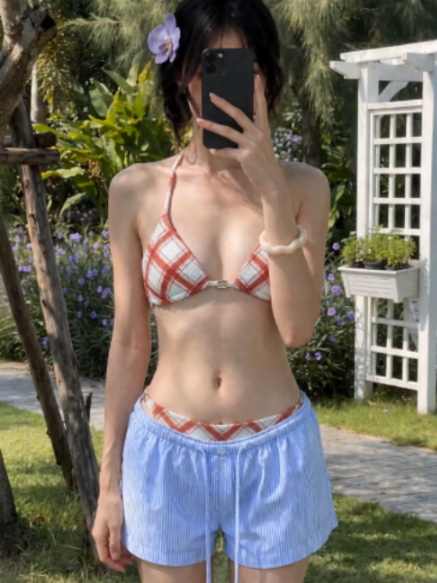 @Bikini Girl