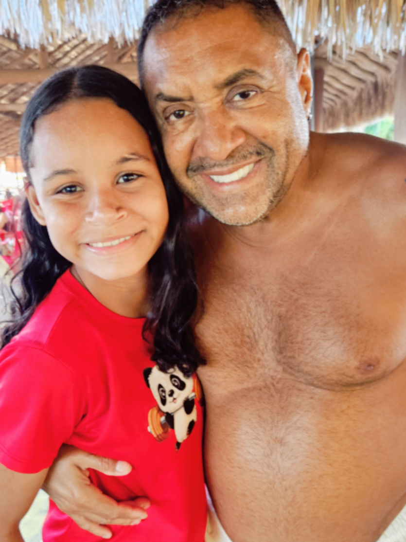 @BEATRIZ COM PAPAI