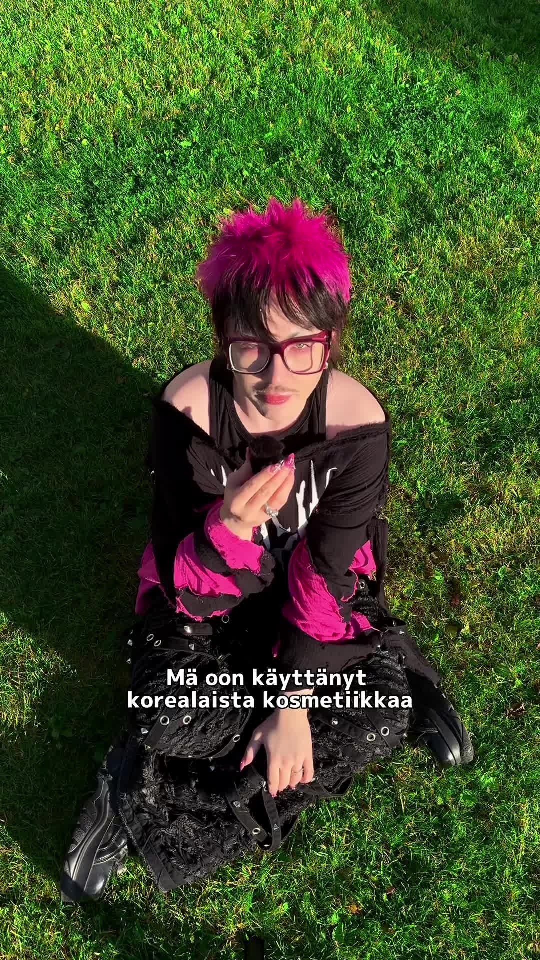 @Roni 🍒 @kaokitsune