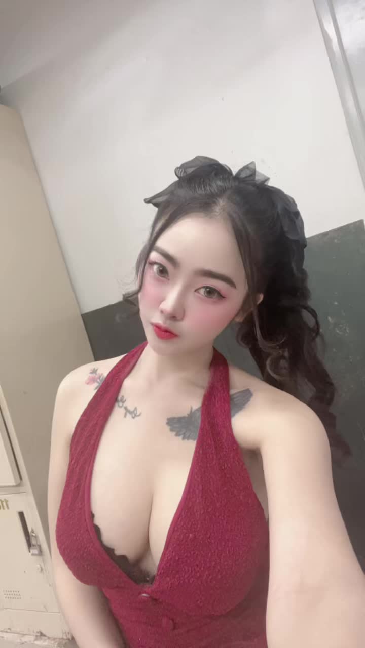 @Praewwee
