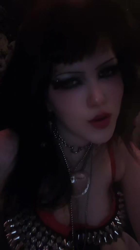 @Gothic.Fox