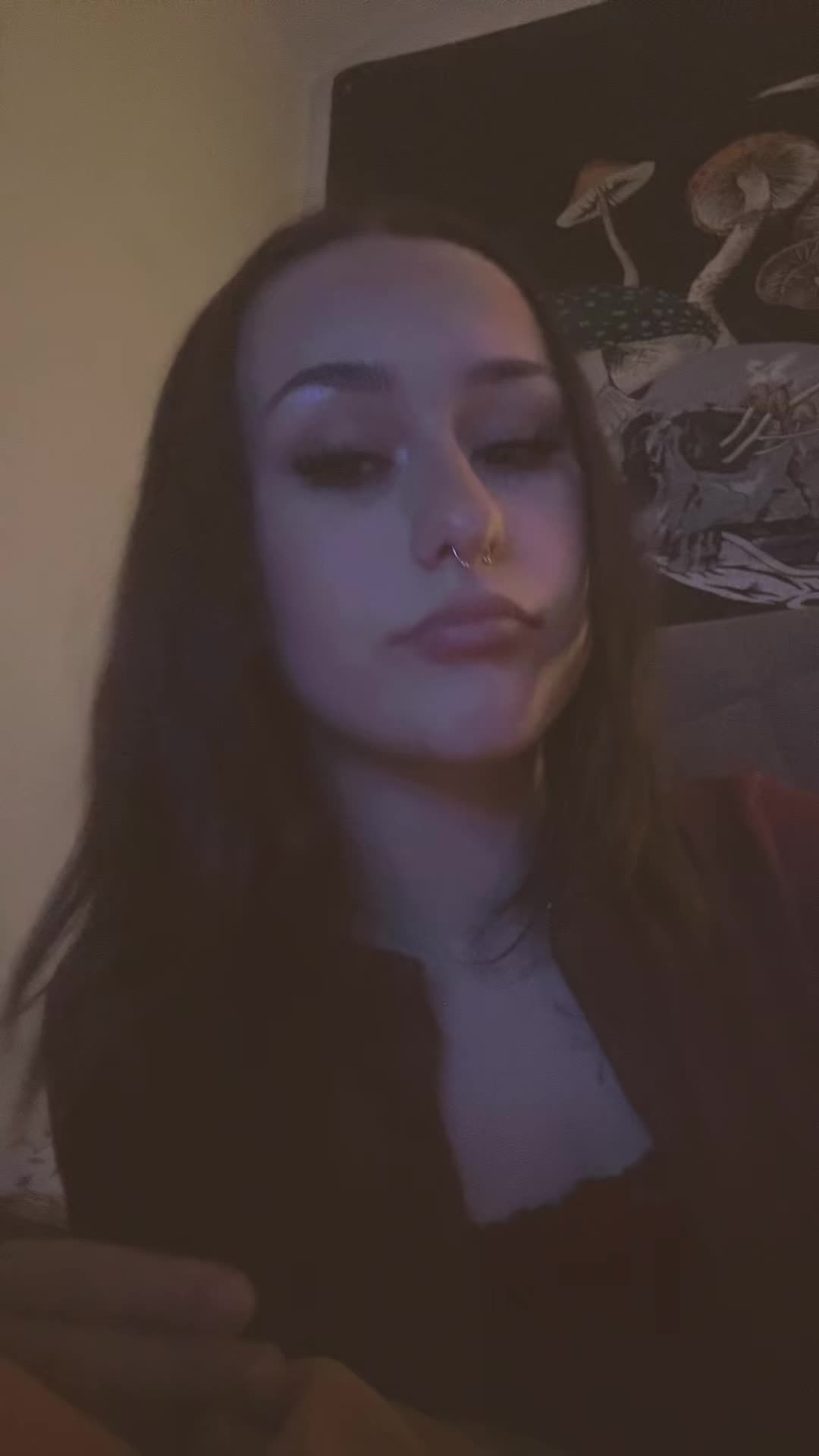 @elhughes