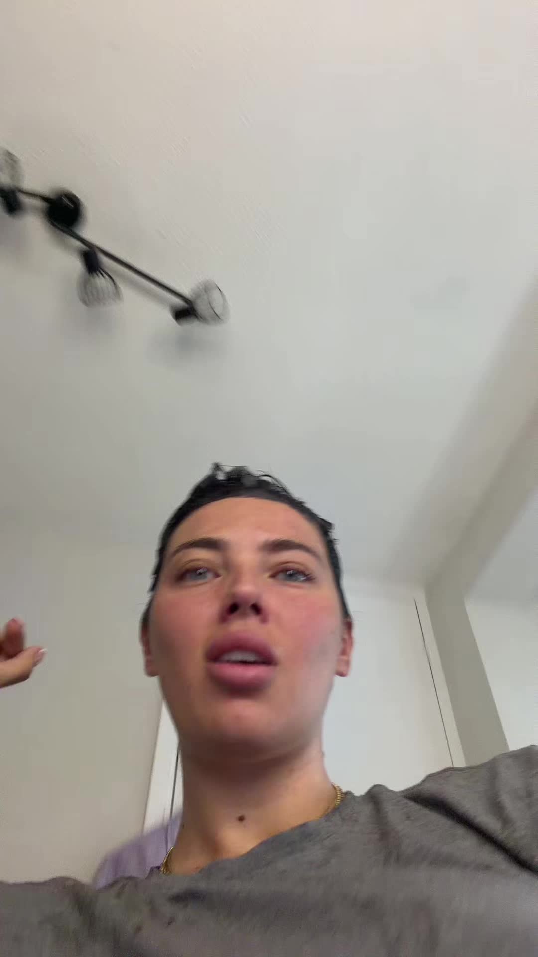 @IzzyDavey