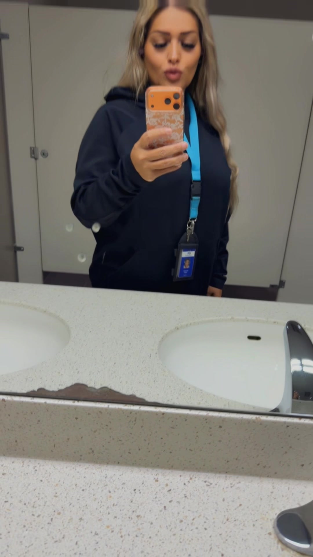 @LatinRose 🇨🇦🇸🇻