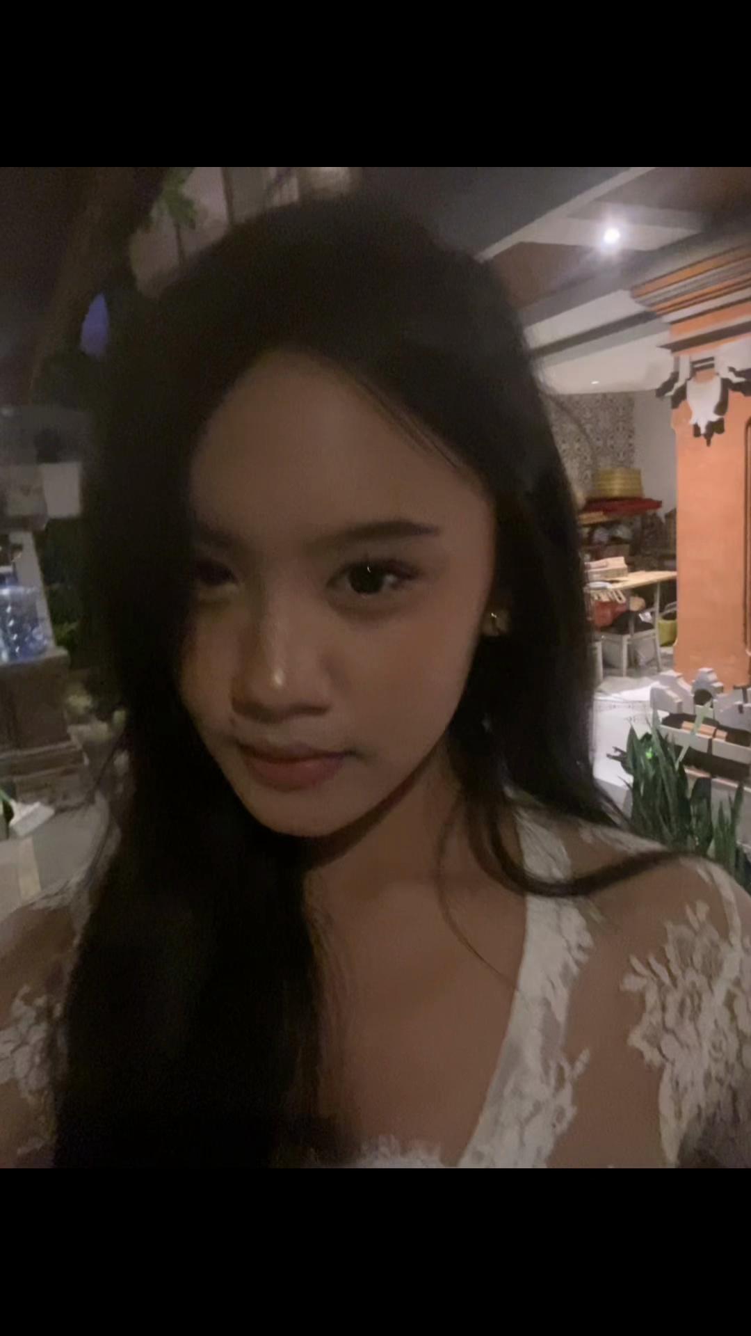 @deya cantik