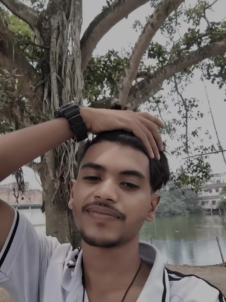 @đŗ đĻ đĢ đŽ đ¸
