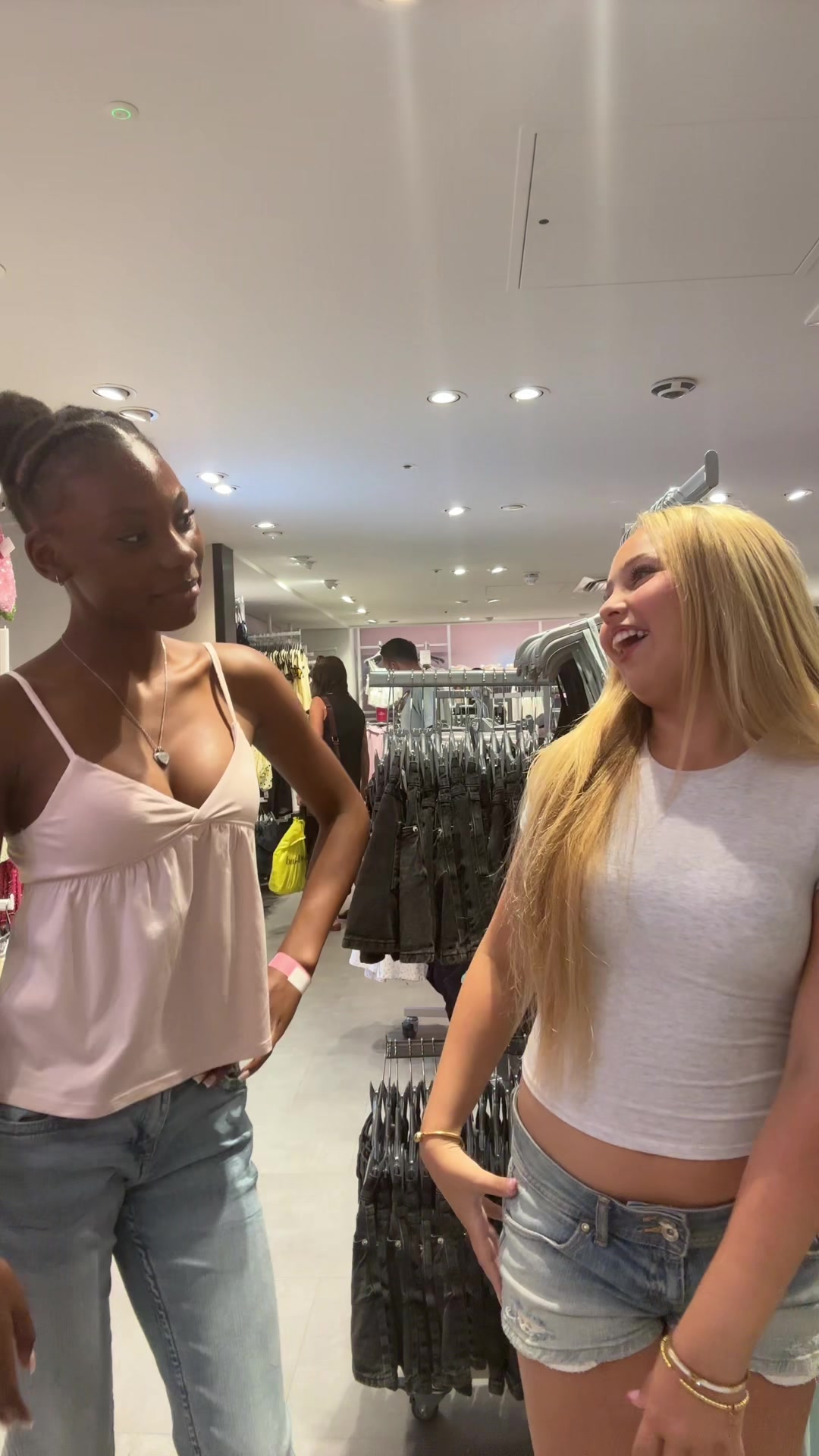 @𝒮ℴ𝓇𝒶𝒾𝓎𝒶