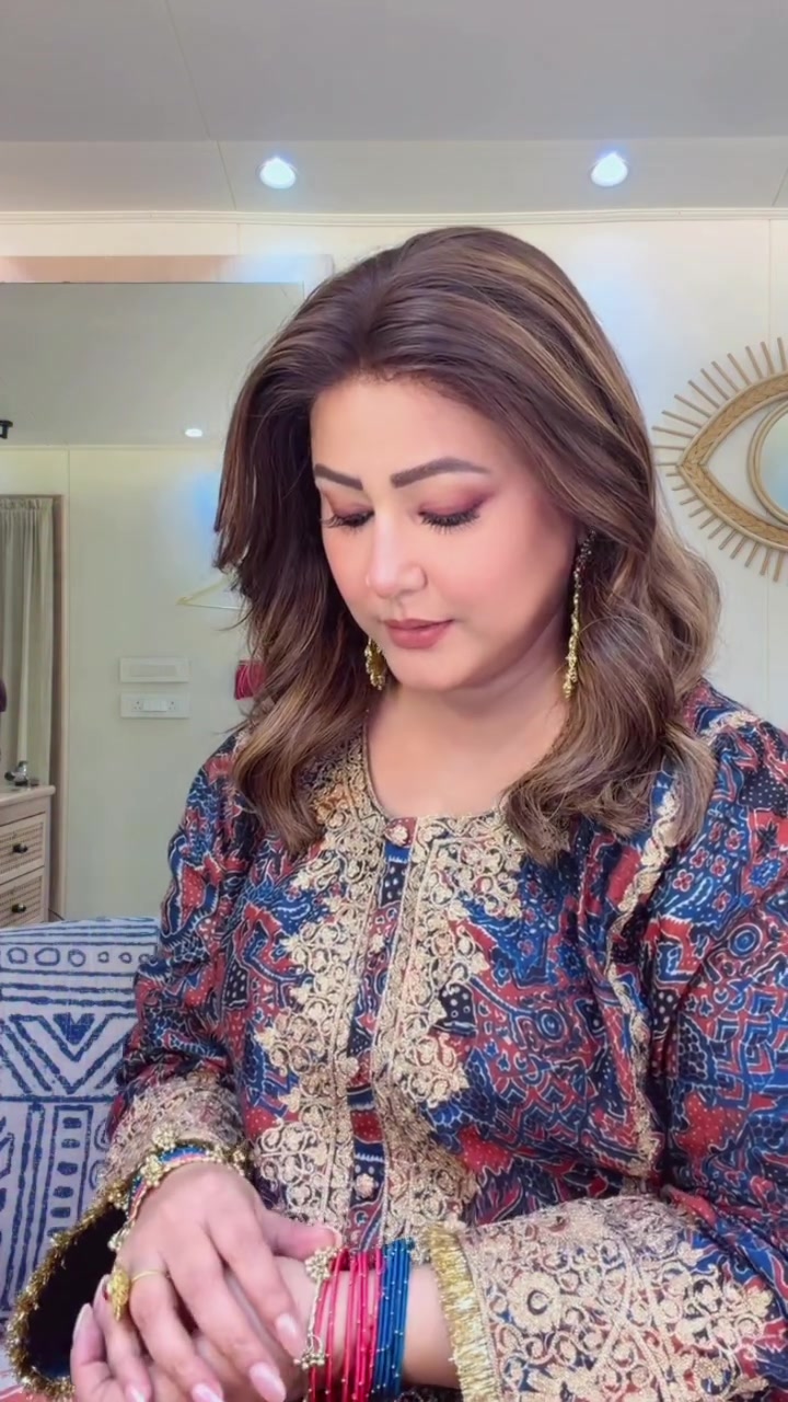 @Hina Khan 💎